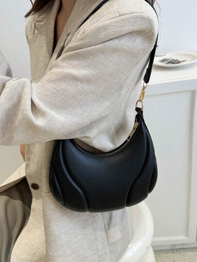 حقيبة كاجوال للنساء بطراز فرنسي شخصي 2024 ، حقيبة كتف أنيقة ذات ملمس عصري