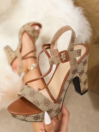 صنادل نسائية ذات كعب عالي سميك مع نعل منصة، ذات طبعات رجعية مريحة ومضادة للانزلاق، مع إبزيم معدني، مناسبة للربيع والصيف والعطلات الشاطئية