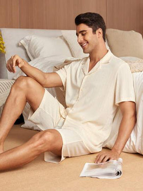 SHEIN بذلة بيجامة رجالية كاجوال مكونة من قميص بياقة مفرودة وأكمام قصيرة وشورت
