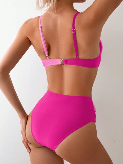 SHEIN Swim مجموعة بيكيني نسائية متقاطعة باللون الأزرق البحري للصيف ومزينة باللون الأسود والأبيض