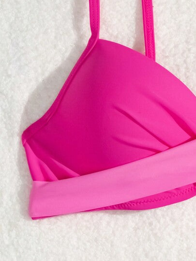SHEIN Swim مجموعة بيكيني نسائية متقاطعة باللون الأزرق البحري للصيف ومزينة باللون الأسود والأبيض