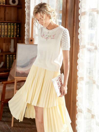 Knit Mix ملابس علوية تي شيرت نسائي أنيق مصنوع من الأقمشة المحبوكة على الطراز الفرنسي، مزين بالتطريز، أكمام قصيرة وقصة عادية، قطعة كاجوال بتصميم بسيط وعصري، مناسب لمناسبات العودة إلى المدرسة في فصلي الخريف والشتاء، ومناسب لمناسبات عيد الميلاد والشكر وراس ا