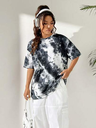 EZwear تي شيرت بياقة دائرية وطبعة تاي داي مزيج الرقع المحبوك للنساء