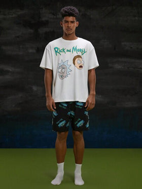 Rick and Morty X SHEIN مجموعة ملابس منزلية عارضة للرجال تتألف من ملابس علوية فضفاض بطبعة حرف وشخصية كرتونية وسروال قصير