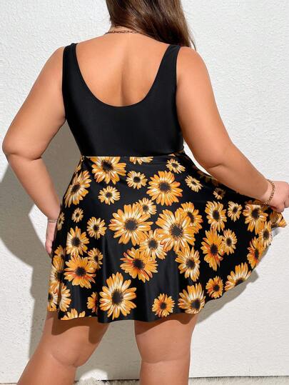 SHEIN CURVE+ فستان سباحة بطبعة الزهور و مزموم مع قاع السباحة للسيدات بالمقاس الكبير لفصل الصيف والشاطئ