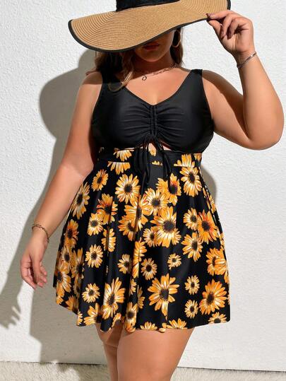 SHEIN CURVE+ فستان سباحة بطبعة الزهور و مزموم مع قاع السباحة للسيدات بالمقاس الكبير لفصل الصيف والشاطئ