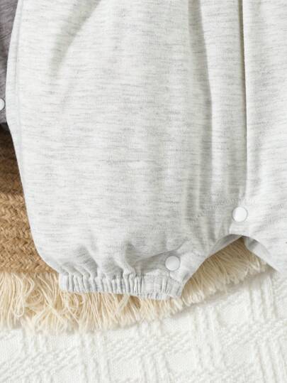 SHEIN بدلة صيفية للأولاد الرضع، بأكمام قصيرة وقصيرة بلون سادة سهلة للارتداء في المنزل