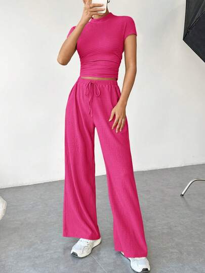 EZwear مجموعة من قطعتين للنساء في الصيف ، تي شيرت بدون أكمام ضيق القصّة وذو ياقة واسعة مزمومة وسروال واسع سهل الارتداء للأيام العادية
