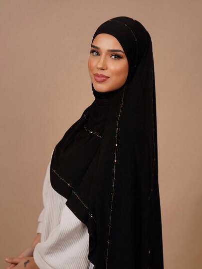 قطعة واحدة وشاح طويل محافظ ذو لون واحد مناسب للاستخدام اليومي للمرأة، وشاح رأس من جيرسيه ناعم بخطوط مستوية وزخرفة الماس الساخنة
