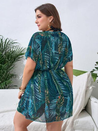 Swim Lushoire سترة بأكمام الخفاش المطبوعة بنقشة نباتية ورقبة على شكل حرف V ومناسبة للارتداء في عطلة الشاطئ وحمام السباحة لمقاسات كبيرة