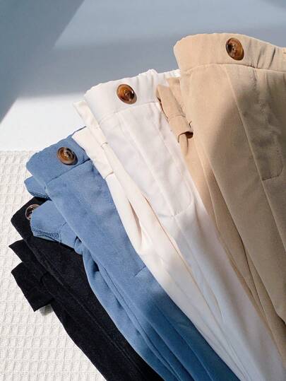 SHEIN مجموعة من 4 أطقم بنطلون أطفال من LMoss لتصميم أكاديمي بزخارف أزرار وجيوب للفتيان ، بقماش مريح وفضفاض، متعدد الاستخدامات للخارج والعطلات والمدرسة والبيت، مناسب لفصلي الربيع والصيف