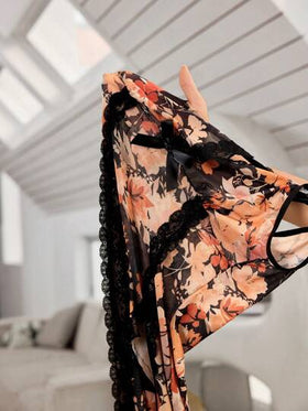 SHEIN فستان نوم طويل بقصة شق عالية مزين بتطريز زهري وجبة كامي بيجاما