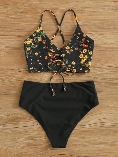 Swim مجموعة بيكيني قطعتين بطبعات زهور ديتسي لون البحر / المسبح وأعلى بتصميم كامي وأسفل بثلاثية المقاسات وردي وحيد اللون بتفاصيل مجمعة، لإطلالة صيفية جذابة على الشاطئ / المسبح