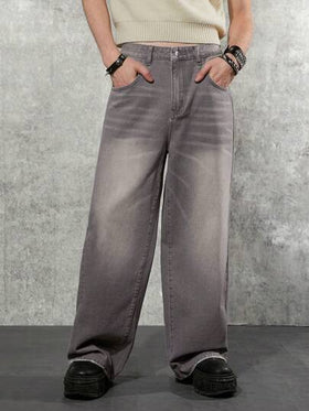 Manfinity Denimwave بنطلون جينز رجالي واسع الساق من طراز Y2K 90S باللون الرمادي الفاتح، مثالي للملابس الشارعية، مناسب للرجال المتطلعين للموضة الفريدة والمريحة، بتصميم طويل وغسيل حمضي، بنطلون جينز كارجو بلون بنفسجي سادة، مناسب للخروج والتجول في الشارع والع