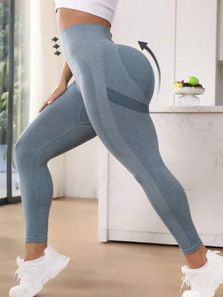 Sport Studio بنطال رياضي مقاس كبير للنساء مع تفاصيل جميلة وهيكل المؤخرة بدون درزات لليوغا