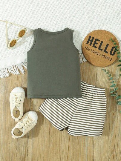 SHEIN Vintaside Kids طقم بيبي  شارعي مكتوب عليه حروف مطبوعة بجانب ملابس علوية بلا أكمام وسروال مخطط ، ربيع/صيف