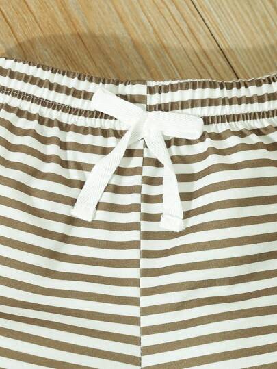 SHEIN Vintaside Kids طقم بيبي  شارعي مكتوب عليه حروف مطبوعة بجانب ملابس علوية بلا أكمام وسروال مخطط ، ربيع/صيف
