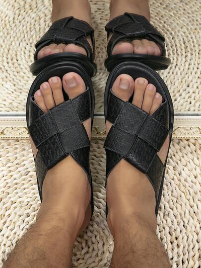 صنادل عربية عصرية ومريحة للرجال