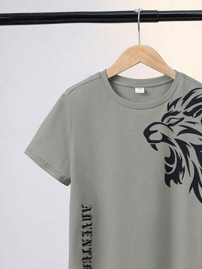 SHEIN مجموعة ملابس داخلية صيفية فضفاضة وكاجوال للأولاد المراهقين، تتكون من تي شيرت بطبعة أسد وشورت قطني 2 قطعة