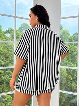 SHEIN EZwear بدلة رسمية كاجوال مصنوعة من القماش الممزوج باللونين الأسود والأبيض للسيدات ذوات المقاسات الكبيرة، مناسبة للصيف