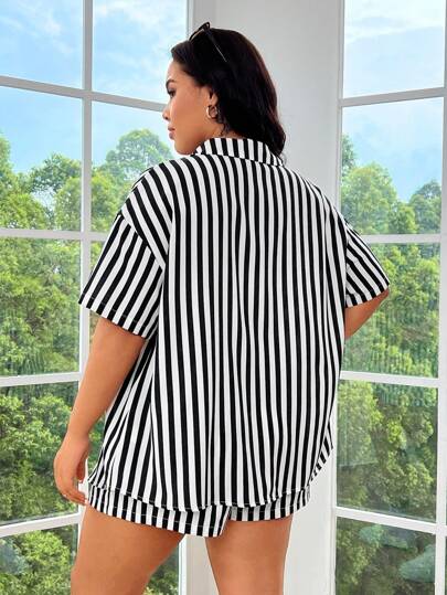 SHEIN EZwear بدلة رسمية كاجوال مصنوعة من القماش الممزوج باللونين الأسود والأبيض للسيدات ذوات المقاسات الكبيرة، مناسبة للصيف