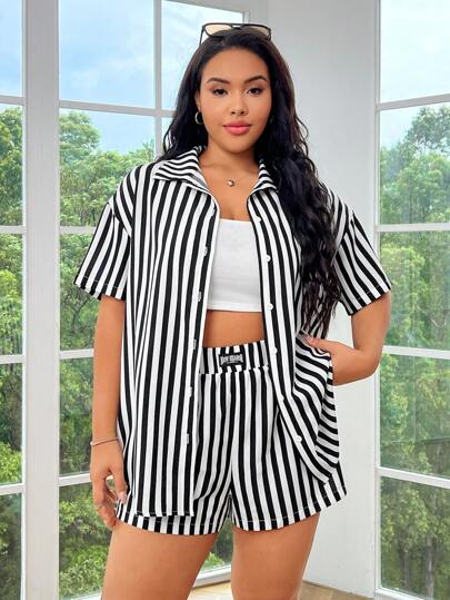 SHEIN EZwear بدلة رسمية كاجوال مصنوعة من القماش الممزوج باللونين الأسود والأبيض للسيدات ذوات المقاسات الكبيرة، مناسبة للصيف