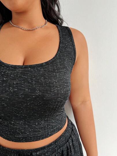 SHEIN EZwear مجموعة ملابس رياضية للسيدات بمقاس زائد من قماش الشبكة العسلية الملونة المكونة من سترة وشورت