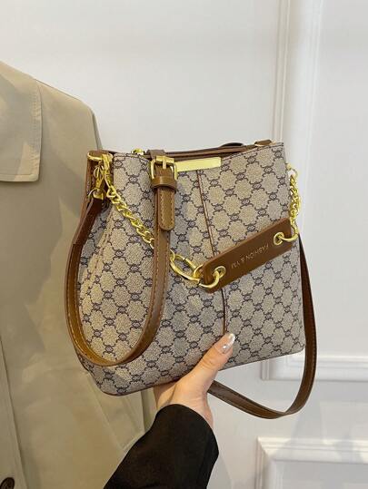 حقيبة كروسبودي أنيقة سيدة مزينة بمعدن مقاس (8.66بوصة*8.66بوصة*4.72بوصة) قطعة واحدة، حزام رفيع قابل للتعديل، مناسبة للمكتب والتسوق والمواعدة، شكل دلو بسيط وأنيق، زخرفة منقوشة غير منسوجة