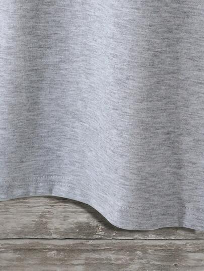 SHEIN تي شيرت صغير بأكمام قصيرة ورقبة دائرية بطباعة قلب وحرف مناسب للأولاد، ملابس تناسب أناقتك وأناقة أبيك/الأب وتباع القطعتان بشكل منفصل