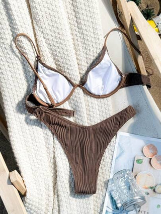 Swim Basics مجموعة بيكيني للسباحة للنساء، صيفية، مزودة بحمالة صدر مرفعة وسفلية & ملابس سباحة.