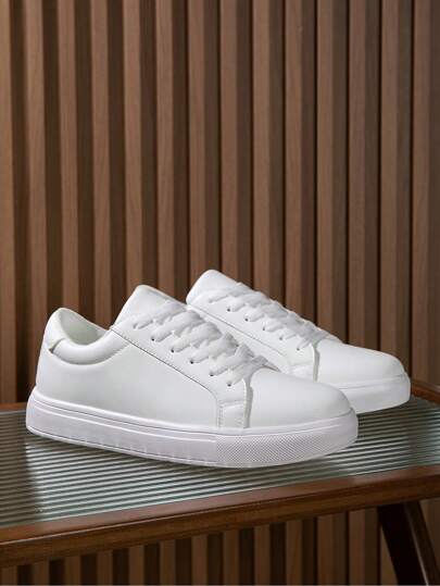 أحذية رياضية بيضاء نقية للرجال ذات تصميم بسيط للاستخدام اليومي والخارجي، خفيفة الوزن، بنظام ربط خاصة بالطلاب والرحلات البرية، أحذية بيضاء كاجوال للأزواج