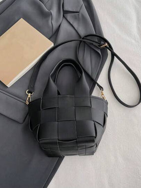 حقيبة يد كاجوال للعطلات، حقيبة كتف من جلد البولي يوريثان ذات لون أحادي عصري مع حزام قابل للتعديل وجيب داخلي قابل للإزالة، خفيفة الوزن وقابلة للحمل، حقيبة كروس بسحاب مناسبة للفتيات والمراهقات والنساء للعطلات والأنشطة الخارجية والسفر