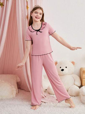 SHEIN طقم بيجاما محبوك بأكمام قصيرة وسروال للفتيات المراهقات متألق، أنيق بحاشية كشكش وزخرفة عقدة الفراشة