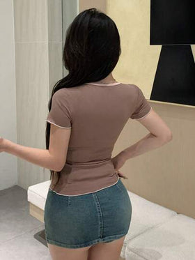 DAZY قميص تي شيرت نسائي أكمام قصيرة ذو حواف ملونة ورباط بسحاب , صيفي جميل