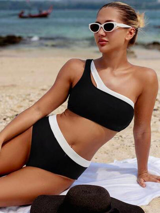 Swim Chiccia مجموعة بيكيني صيفية مثيرة للنساء بلون متعدد وكتف واحد على الشاطئ