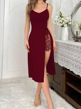 SHEIN فستان نوم بشق جريء للنساء مع تطريز دانتيل متباين