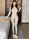 DAZY مجموعة باجاما نسائية مريحة مؤلفة من تي شيرت نسائي ضيق برقبة دائرية بأكمام طويلة على شكل قلب وبنطلون