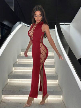 SHEIN SXY فستان صيفي مثير بلا أكمام وقصة عبر الصدر مزينة بالفراغات والشقوق حتى الفخذ