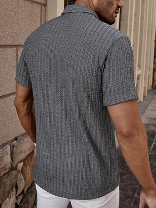 Manfinity Homme قميص رجالي بأكمام قصيرة ملون بأزرار (طبعه عشوائي)