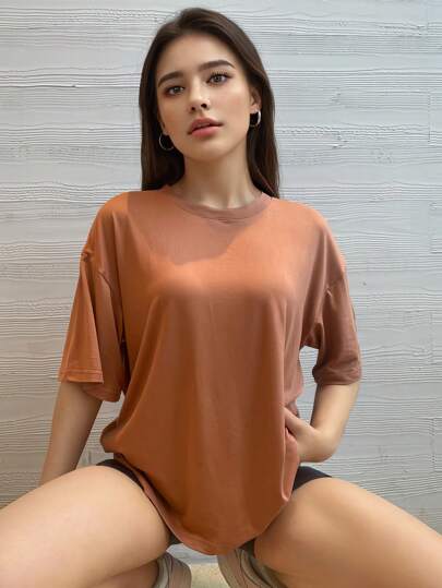 قميص تيشرت أساسي سادة أسود مريح للاوقات الحرة خلال الصيف قصير الأكمام بياقة منسدلة