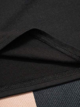 SHEIN تي شيرت رجالي بتصميم جريء وغرافيك برسومات يديوية على الرقبة الدائرية بأكمام قصيرة، صيفي