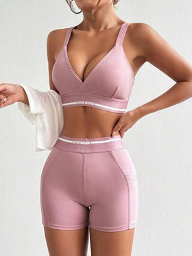 SHEIN Sovereign Charm بدلة رياضية نسائية مكونة من ملابس علوية كم قصير مكتوب عليه وشورت ضيق، ملابس رياضة رسمية عادية، بزي لممارسة التدريبات الرياضية