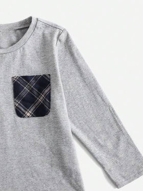 SHEIN طقم بنطال وبلوزة بجيوب ذات نقشة مربعات للأولاد الصغار
