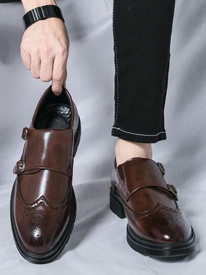 حذاء جلدي بني للرجال ، من نوع Slip-On Brogue Carved Pointed ، أحذية رسمية لرجال الأعمال لحفلات السبت والرقص والولائم والأعراس وزي العريس ، حذاء مونكي وسادة لليدين ، أحذية النادي الليلي