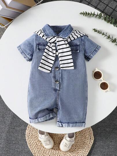 SHEIN Genkimix Kids شورت كامل الجسم واسع المقاس للأطفال الذكور، بتصميم عصري عارض