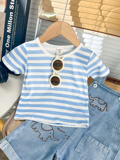 SHEIN Playful Pals مجموعة تي شيرت أطفال الأولاد المخطط، تي شيرت مع بنطلون الدينيم معلم برسوم كرتونية لفيل الزرافة اللطيفة
