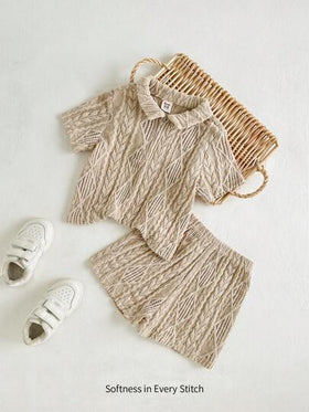 Cozy Pixies مجموعة ملابس علوية وشورت كاجوال 2 قطعة لطفل من كلا الجنسين، لونها أخضر بيج، قطن مضفر ناعم، بياقة وأكمام قصيرة وشورت كاجوال، متعددة الاستخدام، أسلوب كوري كاجوال، مناسبة للرفاهية والمنزل والسفر