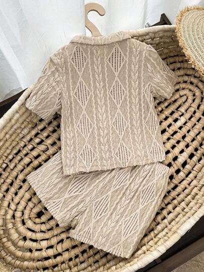Cozy Pixies مجموعة ملابس علوية وشورت كاجوال 2 قطعة لطفل من كلا الجنسين، لونها أخضر بيج، قطن مضفر ناعم، بياقة وأكمام قصيرة وشورت كاجوال، متعددة الاستخدام، أسلوب كوري كاجوال، مناسبة للرفاهية والمنزل والسفر