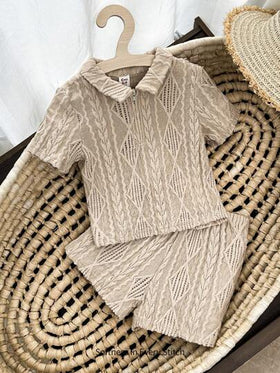 Cozy Pixies مجموعة ملابس علوية وشورت كاجوال 2 قطعة لطفل من كلا الجنسين، لونها أخضر بيج، قطن مضفر ناعم، بياقة وأكمام قصيرة وشورت كاجوال، متعددة الاستخدام، أسلوب كوري كاجوال، مناسبة للرفاهية والمنزل والسفر