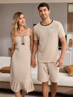 SHEIN مجموعة ملابس منزلية للرجال بأكمام قصيرة وشورت بتطريزات مزيجة من الحروف
